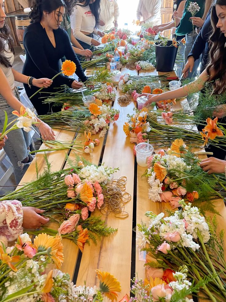 Flowers arrangement workshop 🌻